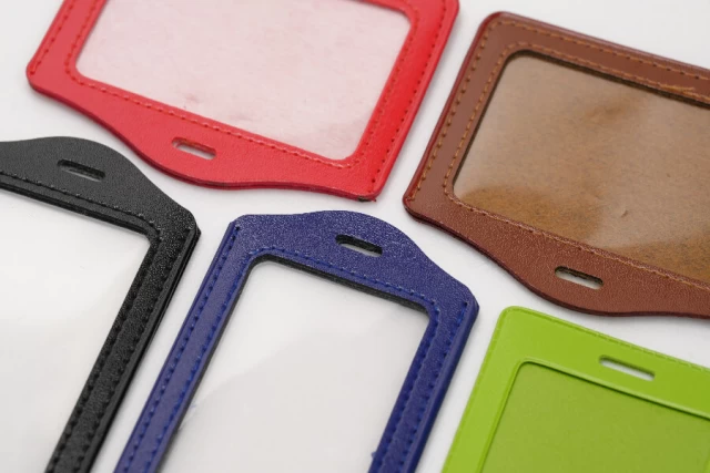 leather id holders 2